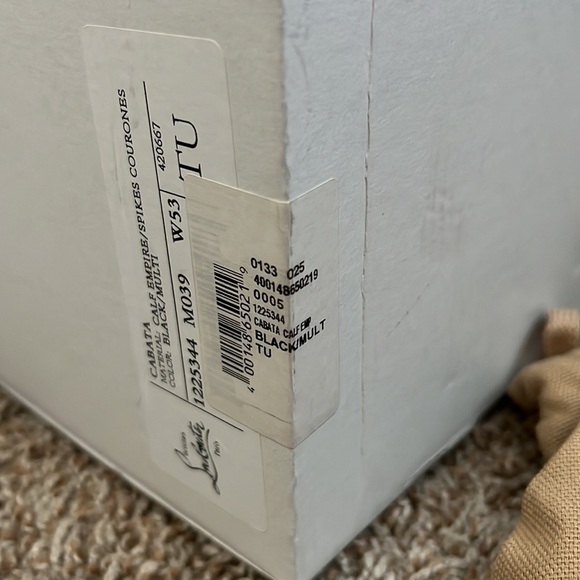 CHRISTIAN LOUBOUTIN - Cabata Empire Spike Courones Studded Leather Tote - Large - Picture 12 of 12